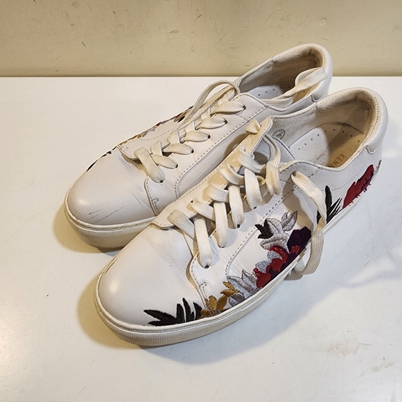 KENNETH COLE Abbey Women's White Floral Embroid Leather  Casual Sneakers size 8M - Picture 12 of 13
